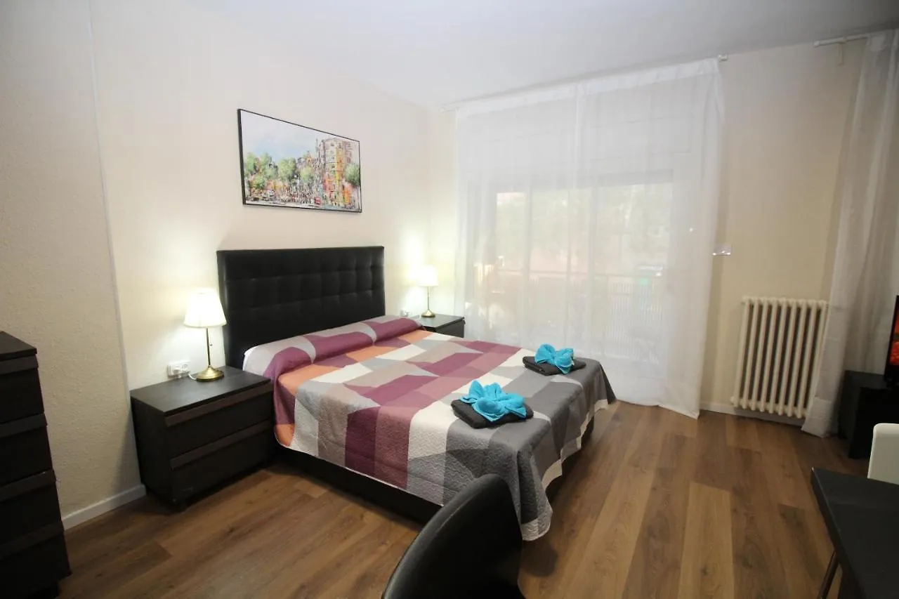 Urgel Habitaciones Barcelona