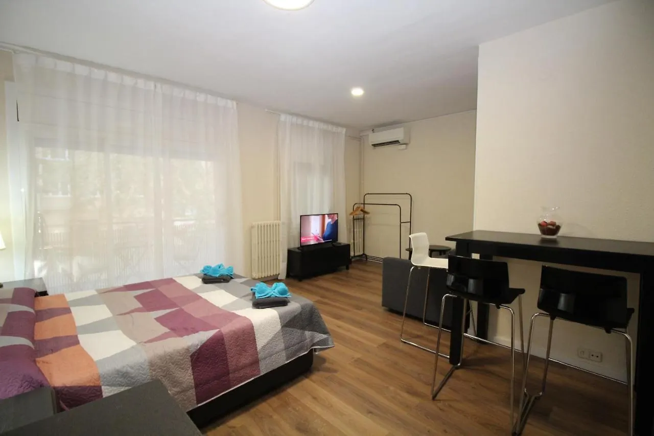 Urgel Habitaciones Barcelona 0*,
