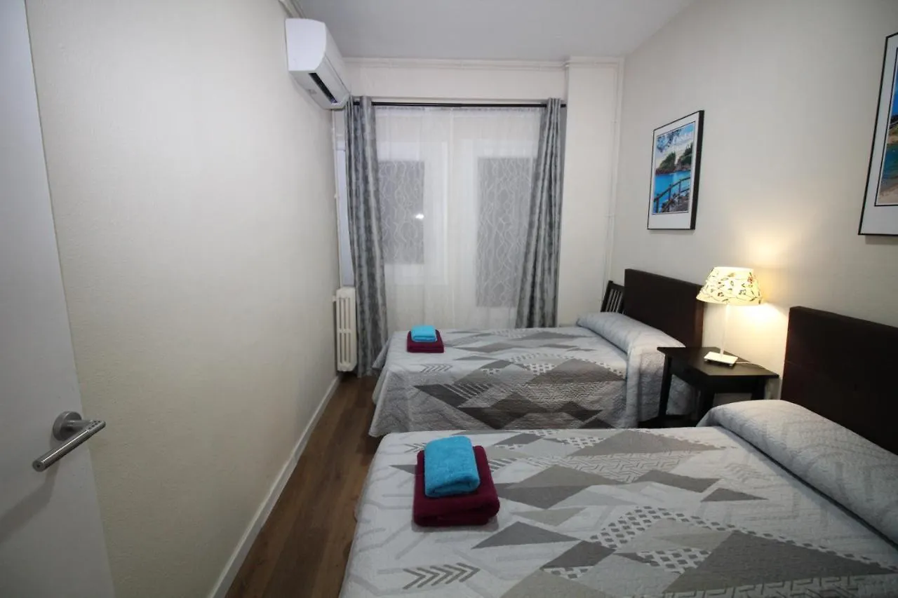 Urgel Habitaciones Barcelona Bed & Breakfast